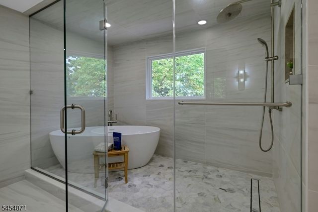 9 Crestview Ct, Montclair Twp., NJ 07042