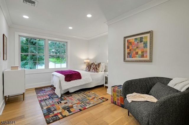 9 Crestview Ct, Montclair Twp., NJ 07042