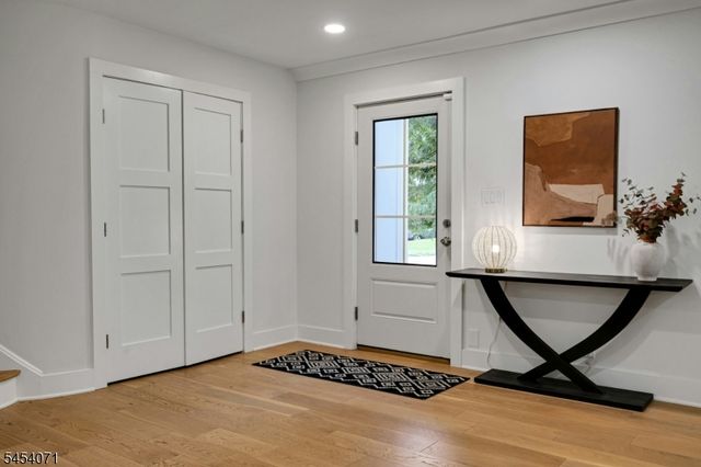 9 Crestview Ct, Montclair Twp., NJ 07042