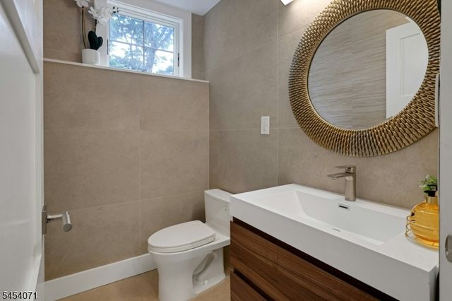 9 Crestview Ct, Montclair Twp., NJ 07042