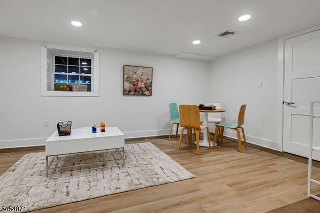9 Crestview Ct, Montclair Twp., NJ 07042