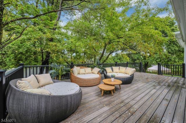 9 Crestview Ct, Montclair Twp., NJ 07042