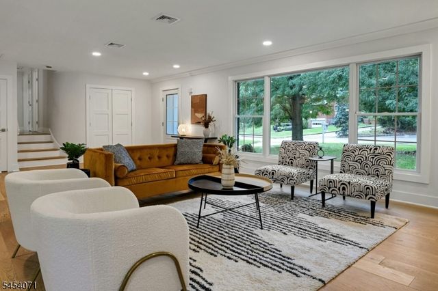 9 Crestview Ct, Montclair Twp., NJ 07042