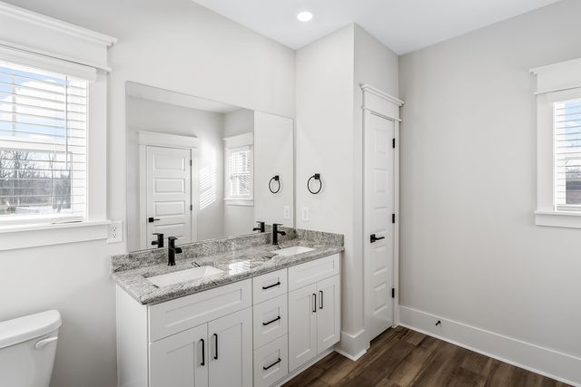 737 Brownlow Road, White House, TN 37188