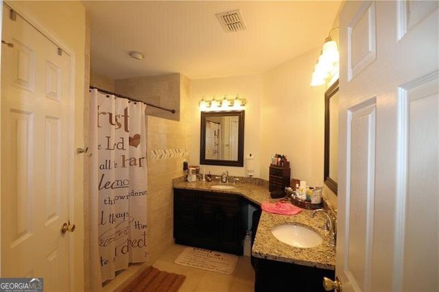 105 Woodgate Drive, Fayetteville, GA 30214