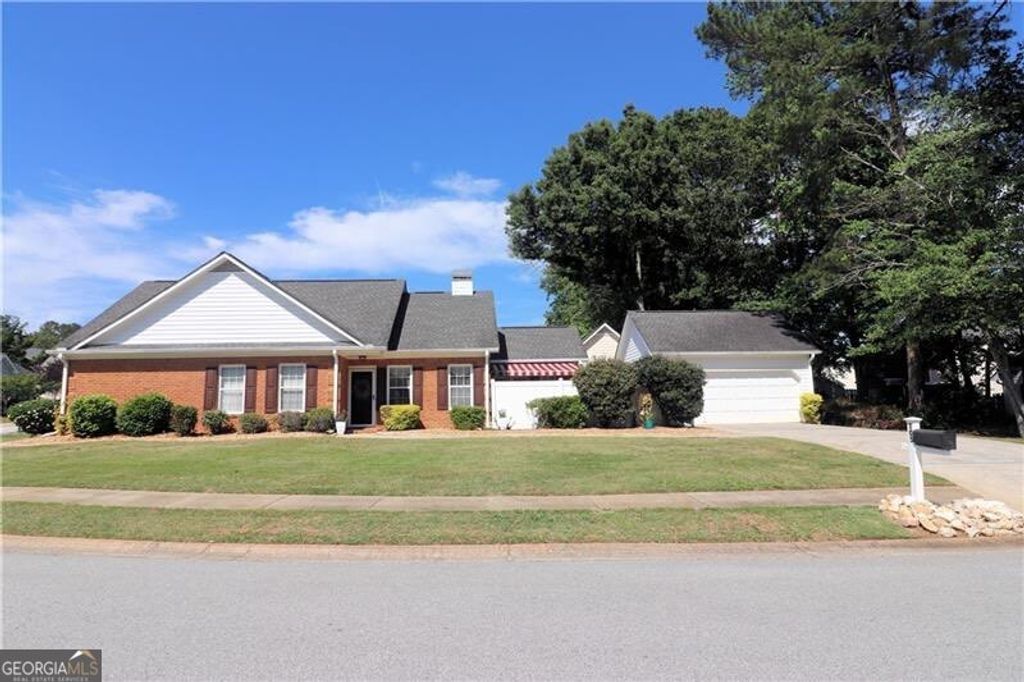 105 Woodgate Drive, Fayetteville, GA 30214