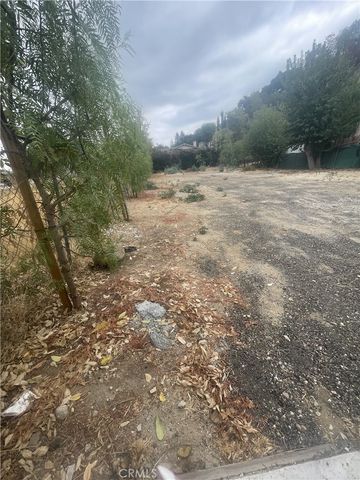 421 Fourl Road, Newhall, CA 91321