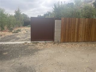 421 Fourl Road, Newhall, CA 91321