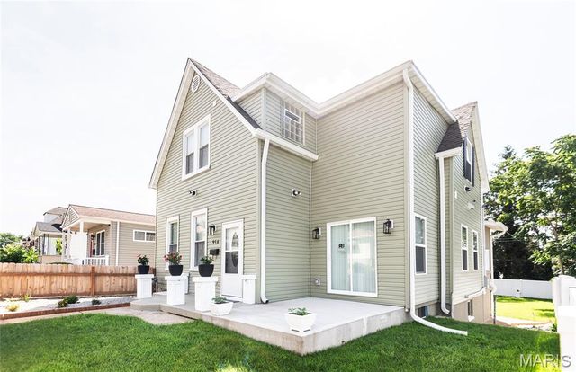 956 Erskine Avenue, St Louis, MO 63125