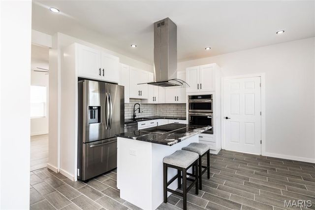 956 Erskine Avenue, St Louis, MO 63125
