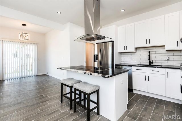 956 Erskine Avenue, St Louis, MO 63125