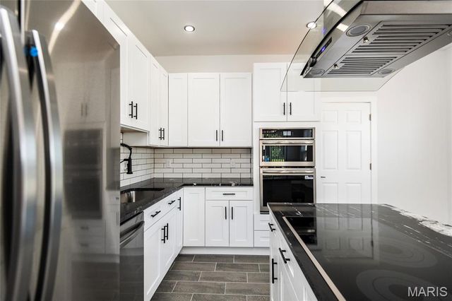 956 Erskine Avenue, St Louis, MO 63125