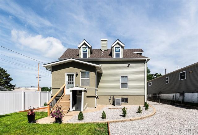 956 Erskine Avenue, St Louis, MO 63125