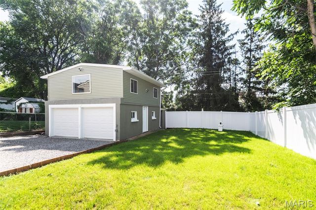 956 Erskine Avenue, St Louis, MO 63125