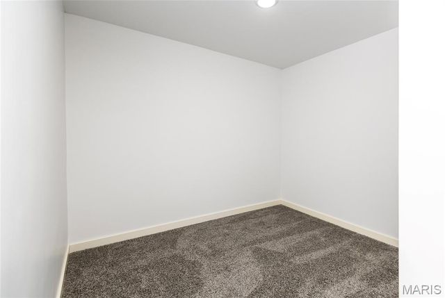 956 Erskine Avenue, St Louis, MO 63125