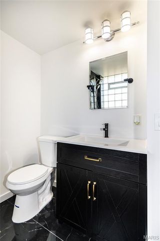 956 Erskine Avenue, St Louis, MO 63125