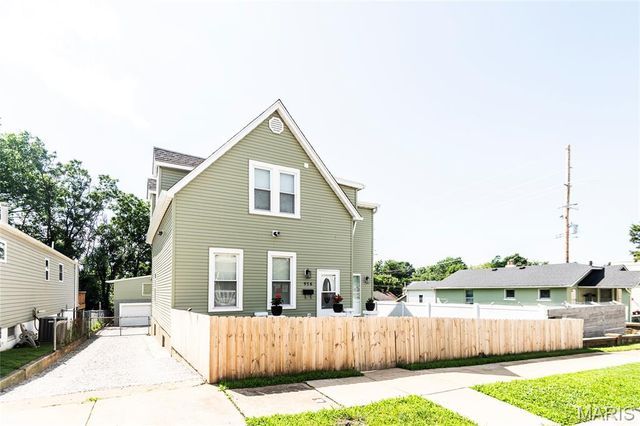 956 Erskine Avenue, St Louis, MO 63125