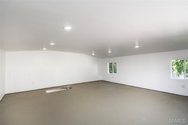 956 Erskine Avenue, St Louis, MO 63125