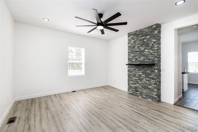 956 Erskine Avenue, St Louis, MO 63125