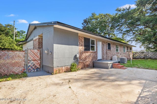 3838 WINTON Drive, Jacksonville, FL 32208