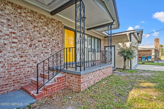 3838 WINTON Drive, Jacksonville, FL 32208
