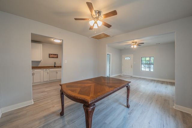 2141 S Jennings Avenue, Fort Worth, TX 76110