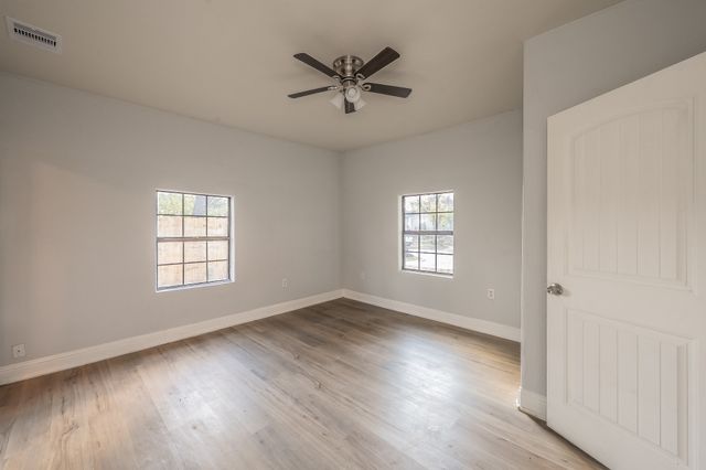 2141 S Jennings Avenue, Fort Worth, TX 76110