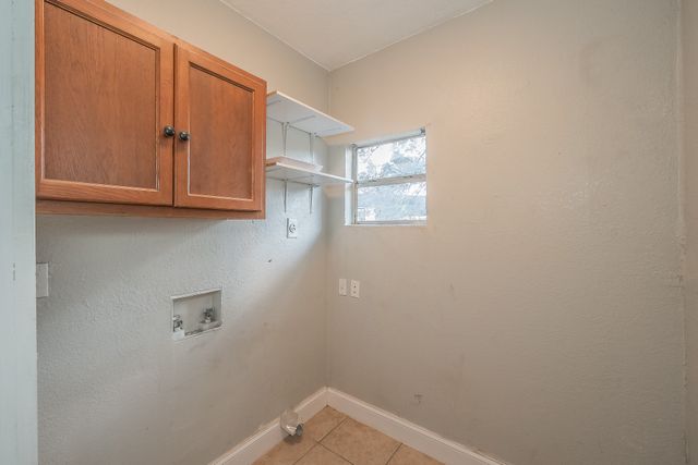 2141 S Jennings Avenue, Fort Worth, TX 76110