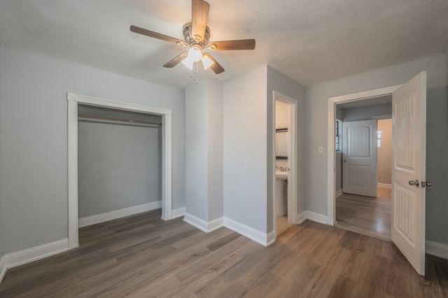 2141 S Jennings Avenue, Fort Worth, TX 76110