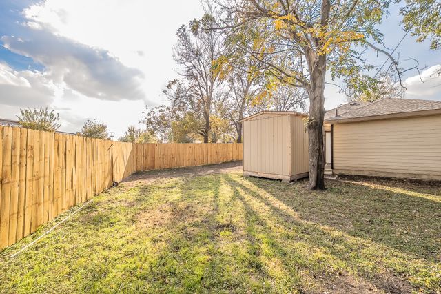 2141 S Jennings Avenue, Fort Worth, TX 76110