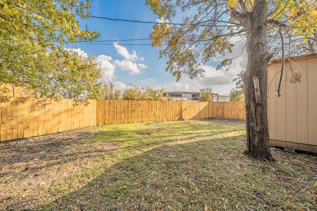 2141 S Jennings Avenue, Fort Worth, TX 76110