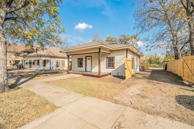 2141 S Jennings Avenue, Fort Worth, TX 76110