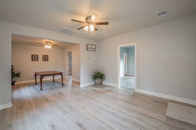 2141 S Jennings Avenue, Fort Worth, TX 76110