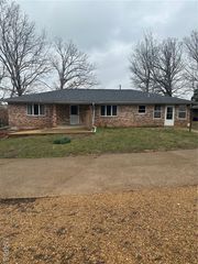 1305 State Highway 142 E, Doniphan, MO 63935