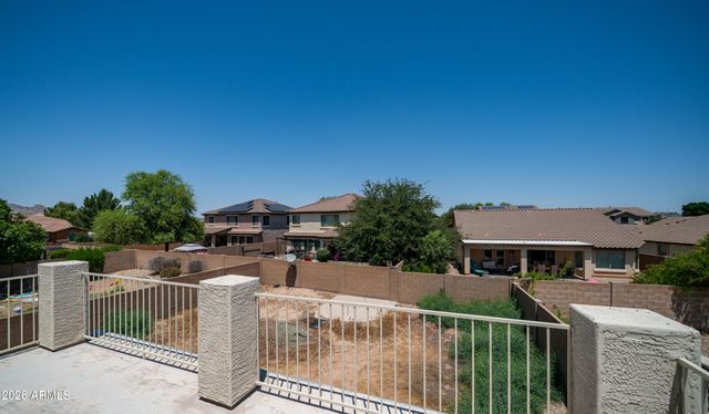 18182 W DESERT Lane, Surprise, AZ 85388