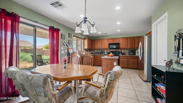 18182 W DESERT Lane, Surprise, AZ 85388