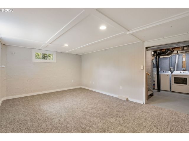 1005 Ne JARRETT St, Portland, OR 97211