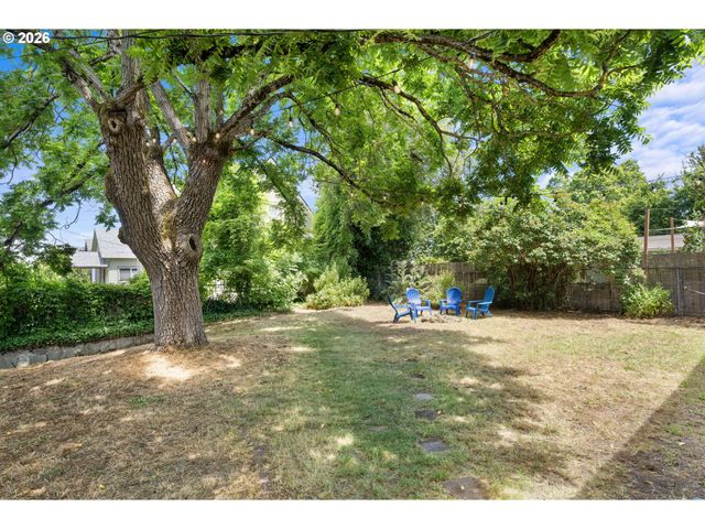 1005 Ne JARRETT St, Portland, OR 97211
