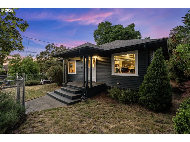 1005 Ne JARRETT St, Portland, OR 97211