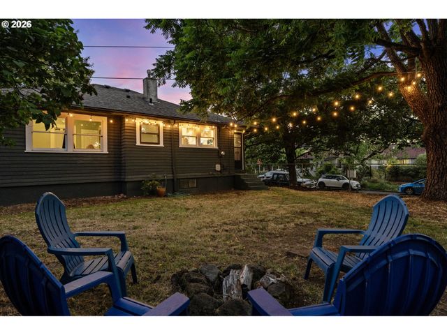 1005 Ne JARRETT St, Portland, OR 97211