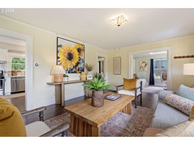 1005 Ne JARRETT St, Portland, OR 97211