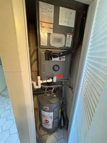 1301 NE 191st St F405, Miami, FL 33179