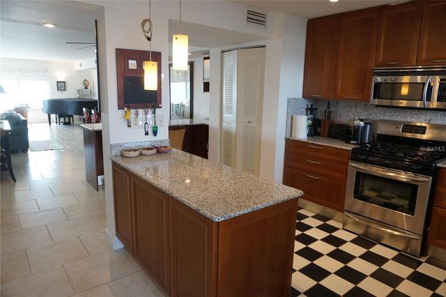 5900 SHORE BOULEVARD S 402, Gulfport, FL 33707