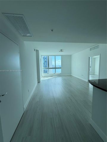 300 S Biscayne Blvd T-3314, Miami, FL 33131