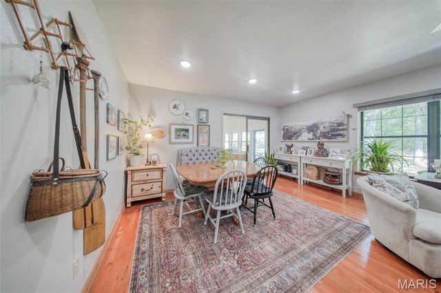 18211 Deer Run Lane, St James, MO 65559