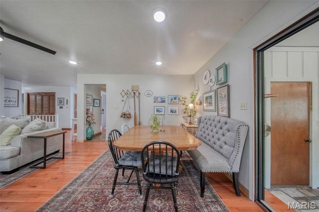 18211 Deer Run Lane, St James, MO 65559