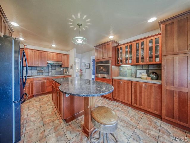 18211 Deer Run Lane, St James, MO 65559