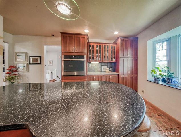 18211 Deer Run Lane, St James, MO 65559