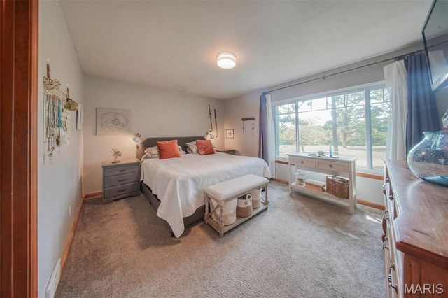 18211 Deer Run Lane, St James, MO 65559