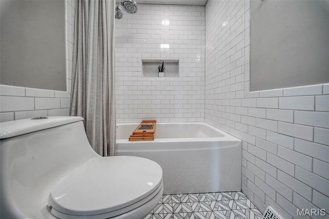 18211 Deer Run Lane, St James, MO 65559